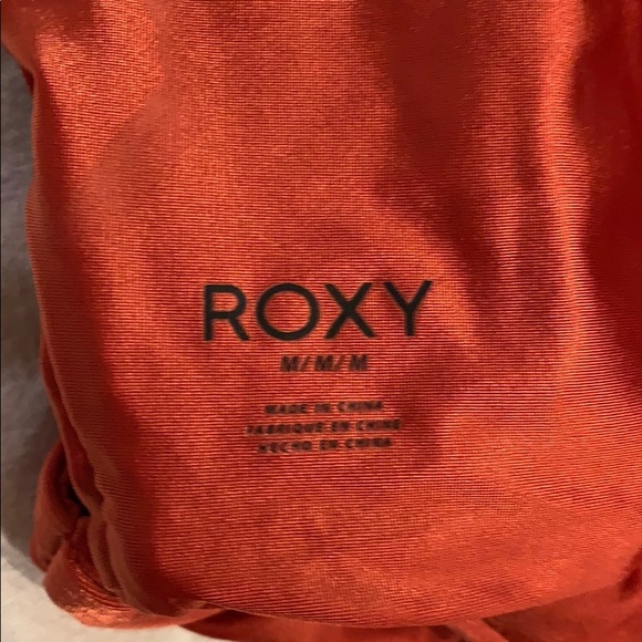 New Roxy two piece - Picture 3 of 4